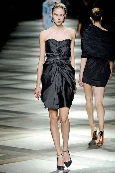 Look 35